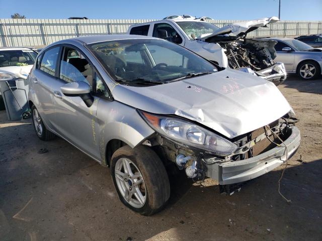 3FADP4EJ1KM104878 - 2019 FORD FIESTA SE SILVER photo 4