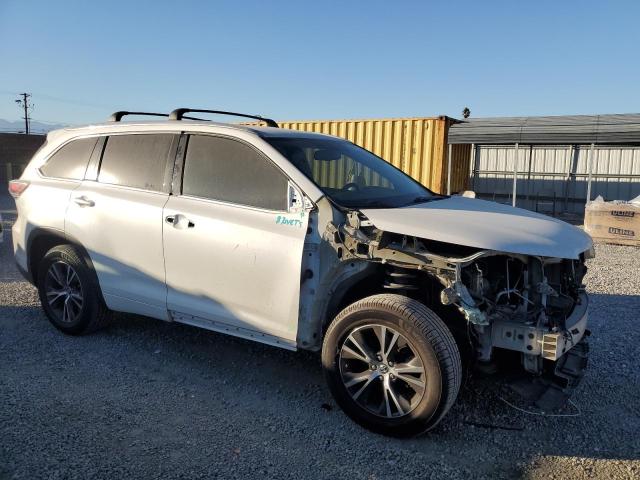 5TDKKRFH6GS144874 - 2016 TOYOTA HIGHLANDER XLE WHITE photo 4