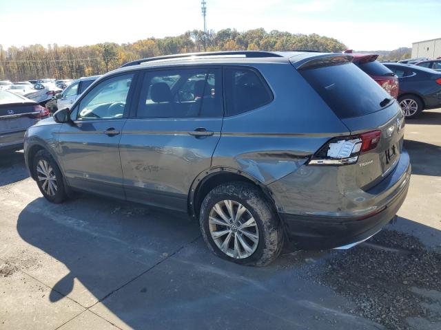 3VV0B7AX5JM073606 - 2018 VOLKSWAGEN TIGUAN S رمادي صورة 2