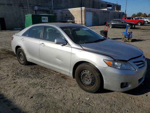 4T1BF3EK6BU170955 - 2011 TOYOTA CAMRY BASE SILVER photo 4