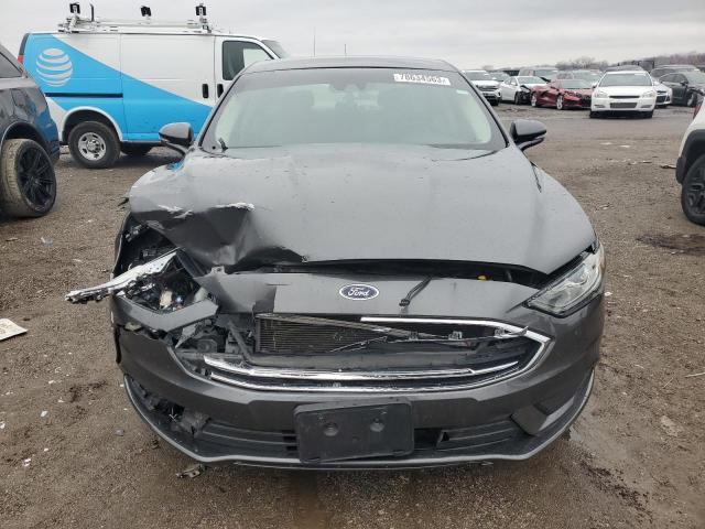 3FA6P0HDXJR281647 - 2018 FORD FUSION SE CHARCOAL photo 5