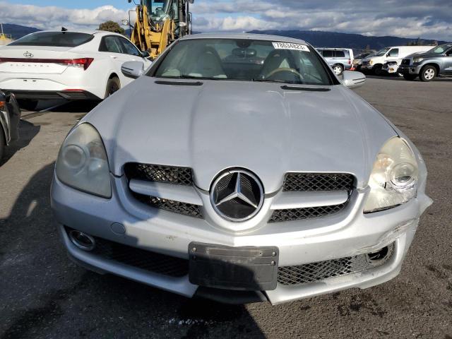 WDBWK54F69F206755 - 2009 MERCEDES-BENZ SLK 300 SILVER photo 5