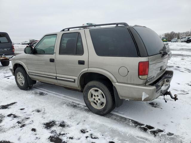 1GNDT13W1Y2253396 - 2000 CHEVROLET BLAZER GRAY photo 2