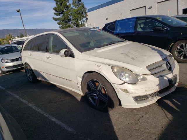 4JGCB65E48A086770 - 2008 MERCEDES-BENZ R 350 WHITE photo 4