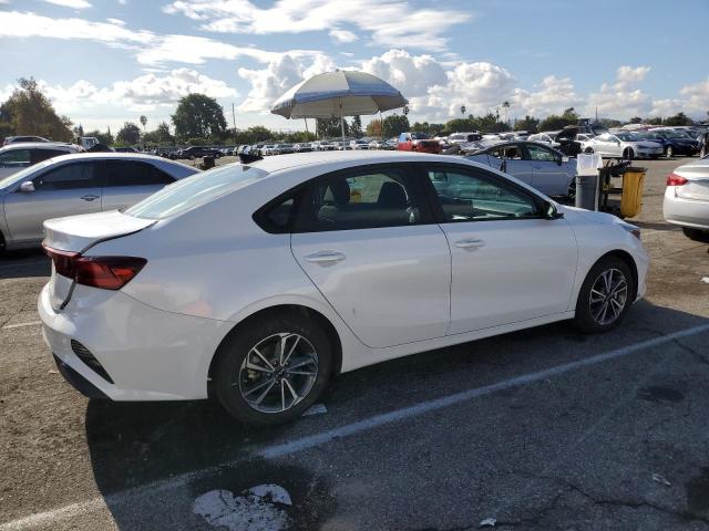 3KPF24AD0PE558784 - 2023 KIA FORTE LX WHITE photo 3