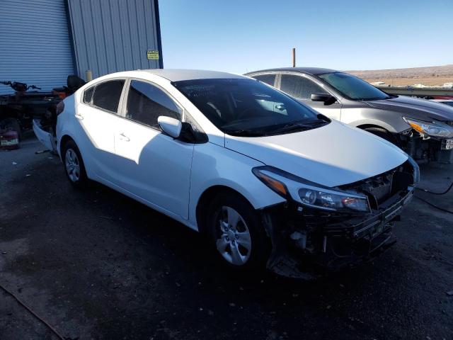 3KPFL4A70JE233678 - 2018 KIA FORTE LX WHITE photo 4