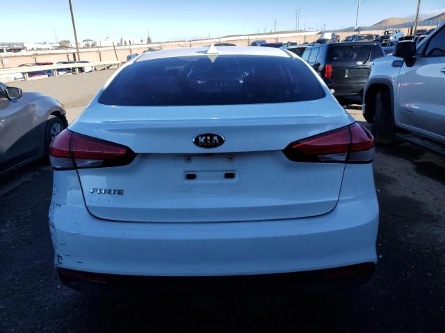 3KPFL4A70JE233678 - 2018 KIA FORTE LX WHITE photo 6