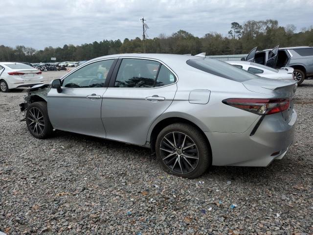 4T1G11AK1PU815856 - 2023 TOYOTA CAMRY SE NIGHT SHADE SILVER photo 2