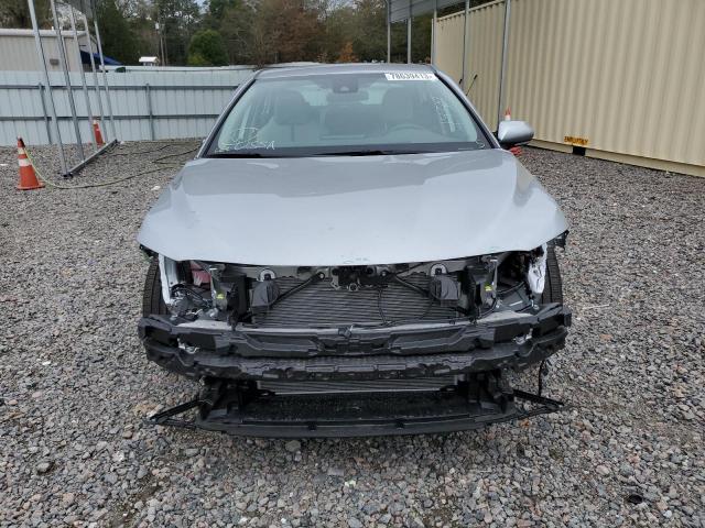 4T1G11AK1PU815856 - 2023 TOYOTA CAMRY SE NIGHT SHADE SILVER photo 5