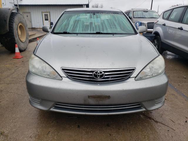 4T1BE32K65U963992 - 2005 TOYOTA CAMRY LE GRAY photo 5