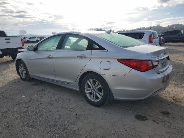 5NPEB4AC7DH685168 - 2013 HYUNDAI SONATA GLS SILVER photo 2