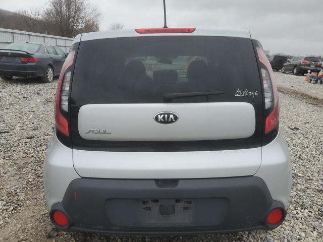 KNDJN2A28G7868976 - 2016 KIA SOUL SILVER photo 6