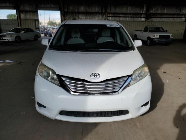 5TDKK3DC1CS259669 - 2012 TOYOTA SIENNA LE WHITE photo 5