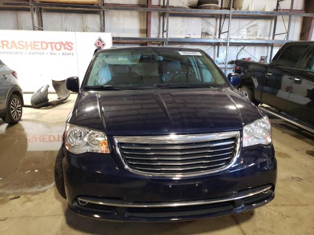 2C4RC1BG9FR553291 - 2015 CHRYSLER TOWN & COU TOURING BLUE photo 5