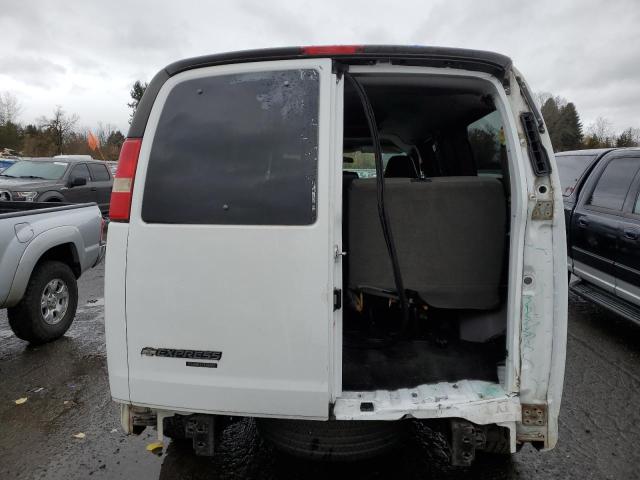 1GAGG25K381200174 - 2008 CHEVROLET EXPRESS G2 WHITE photo 6