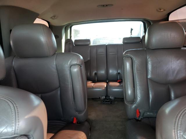 1GKEK63U05J137589 - 2005 GMC YUKON DENALI GRAY photo 10