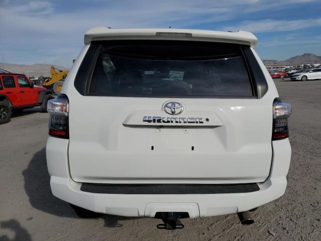 JTEEU5JR3M5228907 - 2021 TOYOTA 4RUNNER SR5 WHITE photo 6