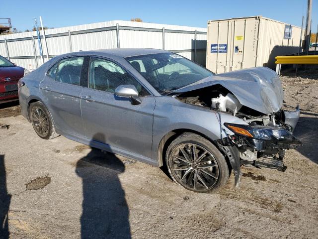 4T1T11AKXPU734904 - 2023 TOYOTA CAMRY SE NIGHT SHADE SILVER photo 4