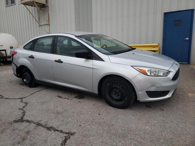 1FADP3E24HL329180 - 2017 FORD FOCUS S SILVER photo 4