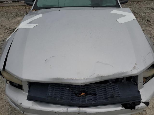 1ZVFT80N375251956 - 2007 FORD MUSTANG SILVER photo 11