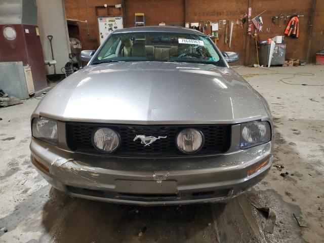 1ZVFT80N255197479 - 2005 FORD MUSTANG GRAY photo 5