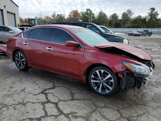 1N4AL3AP8HN314640 - 2017 NISSAN ALTIMA 2.5 RED photo 4