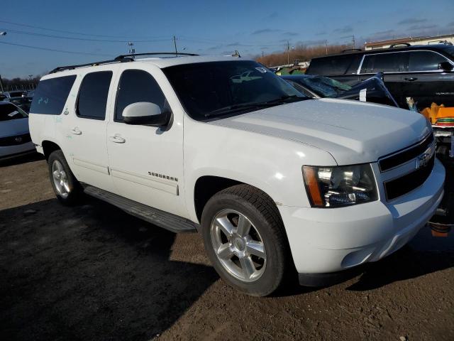 1GNUCJE0XAR174752 - 2010 CHEVROLET SUBURBAN C1500 LT WHITE photo 4