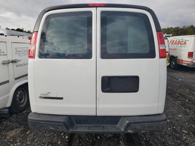 1GCWGAFP1J1345579 - 2018 CHEVROLET EXPRESS G2 WHITE photo 6