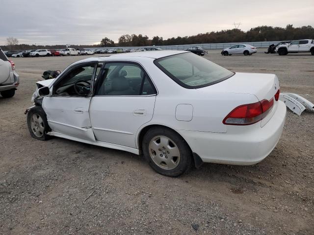 1HGCG16592A025737 - 2002 HONDA ACCORD EX WHITE photo 2