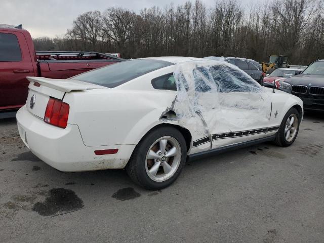 1ZVFT80N075359564 - 2007 FORD MUSTANG WHITE photo 3