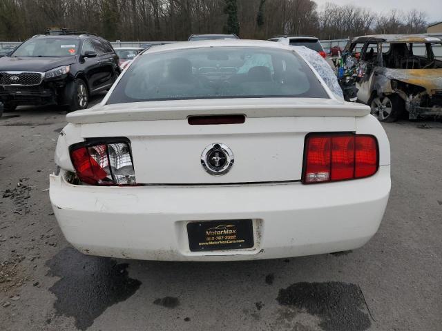 1ZVFT80N075359564 - 2007 FORD MUSTANG WHITE photo 6