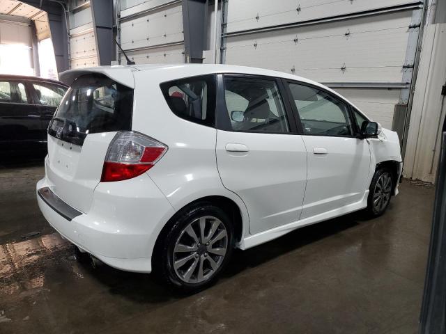 JHMGE8H5XCC026881 - 2012 HONDA FIT SPORT WHITE photo 3