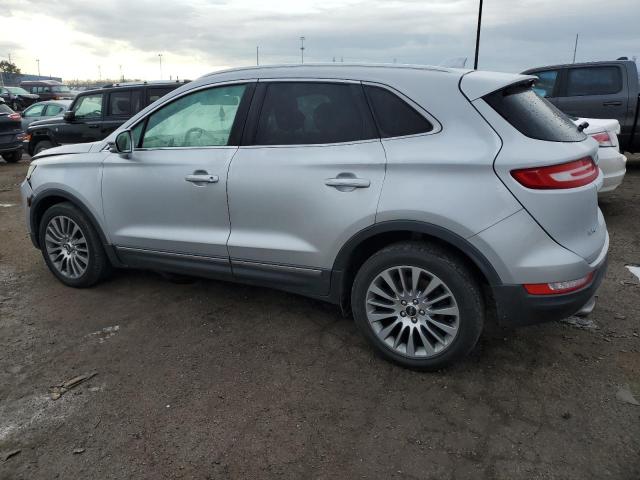 5LMCJ2A95FUJ02438 - 2015 LINCOLN MKC SILVER photo 2