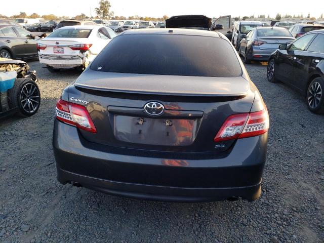 4T1BF3EK8BU725792 - 2011 TOYOTA CAMRY BASE GRAY photo 6