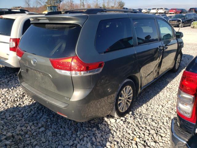 5TDYK3DC1BS044074 - 2011 TOYOTA SIENNA XLE GREEN photo 3