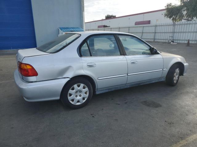 2HGEJ6618YH531400 - 2000 HONDA CIVIC BASE SILVER photo 3