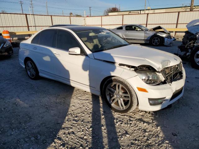 WDDGF4HB9DG124250 - 2013 MERCEDES-BENZ C 250 WHITE photo 4