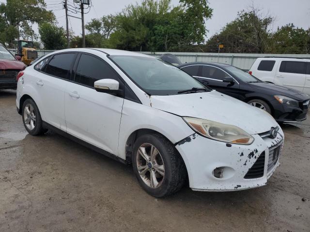 1FADP3F28DL137740 - 2013 FORD FOCUS SE WHITE photo 4