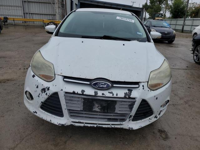 1FADP3F28DL137740 - 2013 FORD FOCUS SE WHITE photo 5