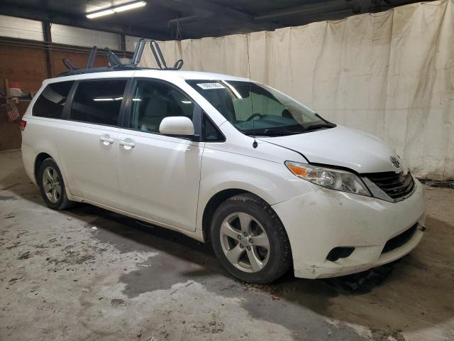 5TDKK3DC2ES455803 - 2014 TOYOTA SIENNA LE WHITE photo 4