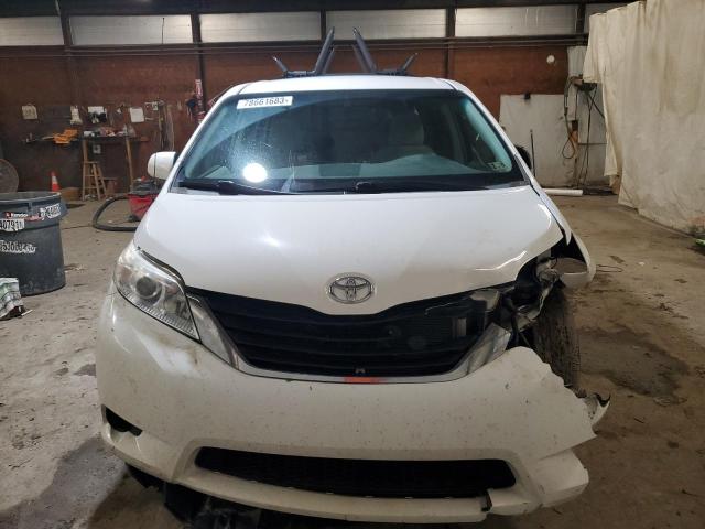 5TDKK3DC2ES455803 - 2014 TOYOTA SIENNA LE WHITE photo 5