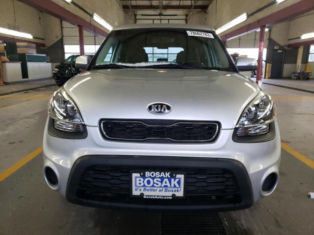 KNDJT2A61D7484445 - 2013 KIA SOUL + SILVER photo 5