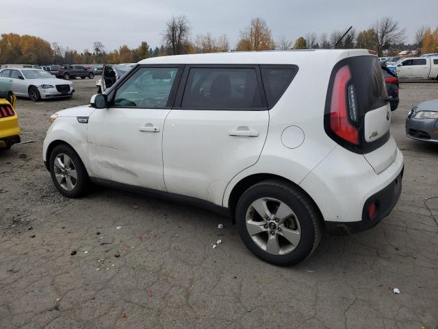 KNDJN2A26H7485264 - 2017 KIA SOUL WHITE photo 2