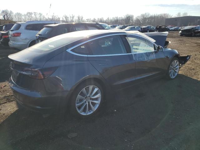 5YJ3E1EB7JF114157 - 2018 TESLA MODEL 3 GRAY photo 3