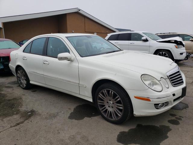 WDBUF72X17B029927 - 2007 MERCEDES-BENZ E 550 WHITE photo 4