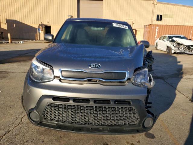 KNDJN2A29G7402926 - 2016 KIA SOUL CHARCOAL photo 5