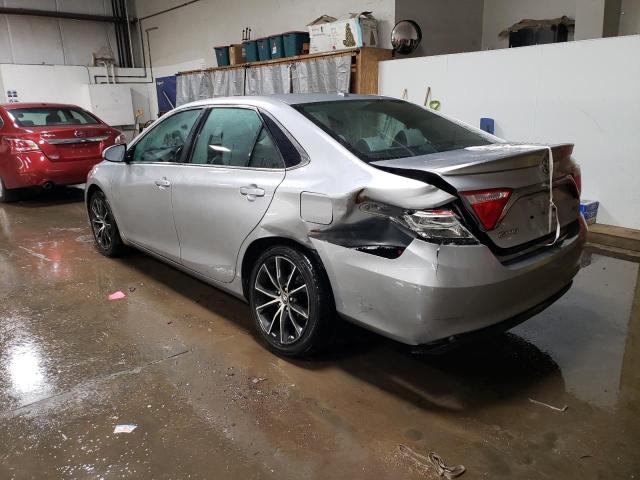 4T1BF1FK3FU962926 - 2015 TOYOTA CAMRY LE SILVER photo 2