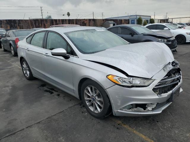 3FA6P0H73HR171155 - 2017 FORD FUSION SE SILVER photo 4