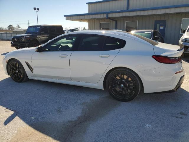 WBAGV8C03NCK03817 - 2022 BMW M850XI WHITE photo 2