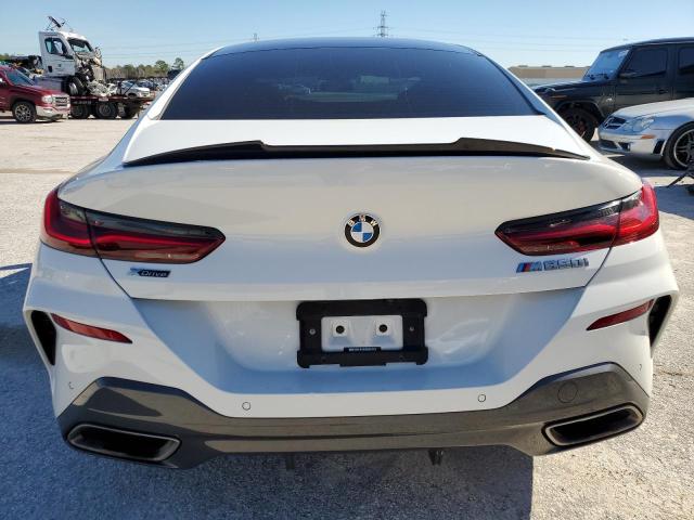 WBAGV8C03NCK03817 - 2022 BMW M850XI WHITE photo 6